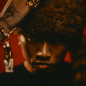 沦为军妓被扒开双腿玩弄
