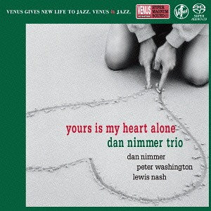 沦为军妓被扒开双腿玩弄
